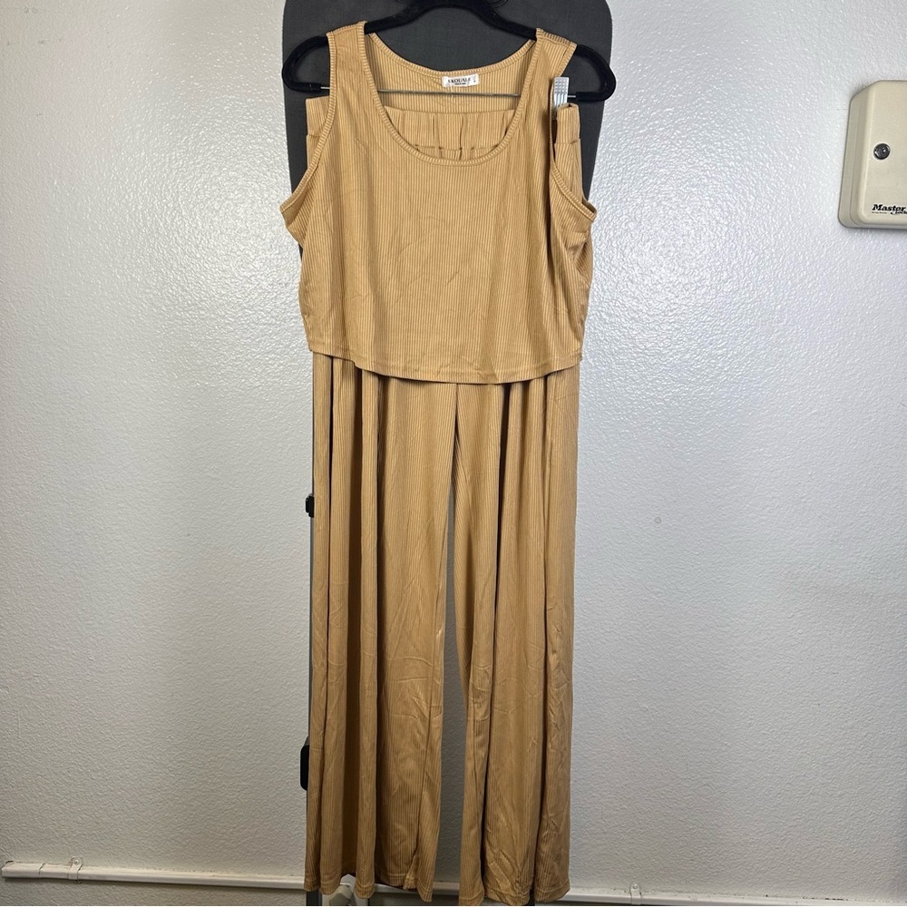 Trendy Camel Sleeveless Pant‎ Set